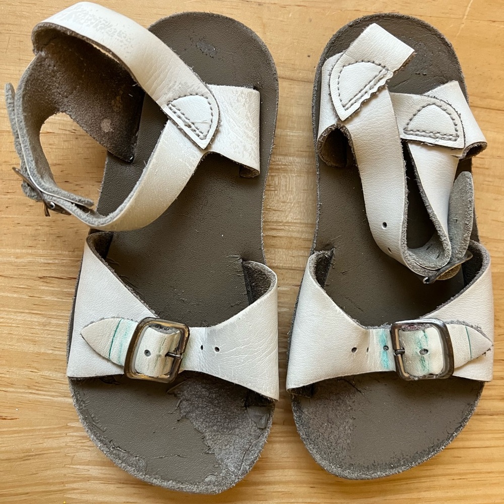 Salt Water Sun San Surfer White Leather Sandals Size 9